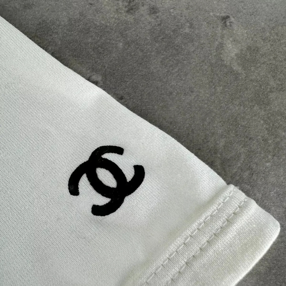 CHANEL White Fitted Short Sleeve Tee